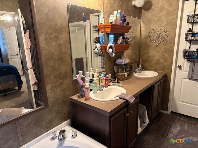 776 Fm 237, Victoria, TX 77905