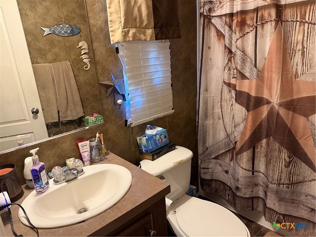 776 Fm 237, Victoria, TX 77905