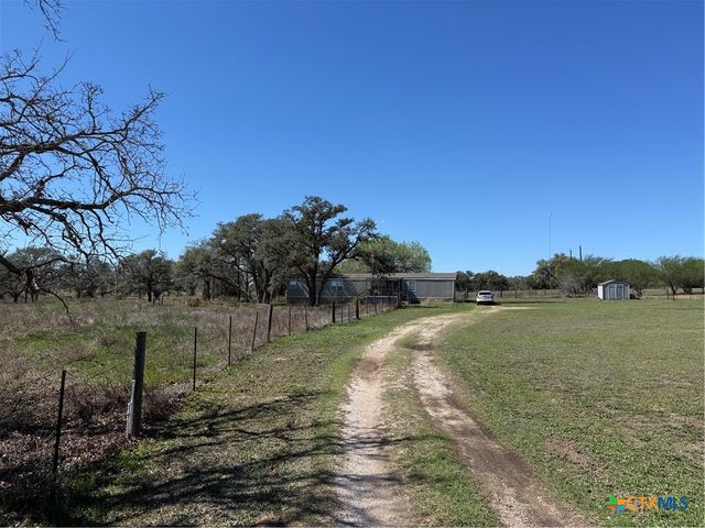 776 Fm 237, Victoria, TX 77905