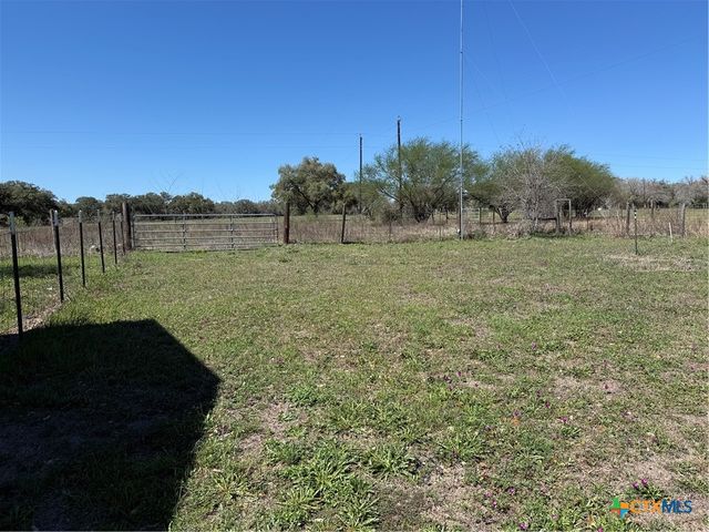 776 Fm 237, Victoria, TX 77905