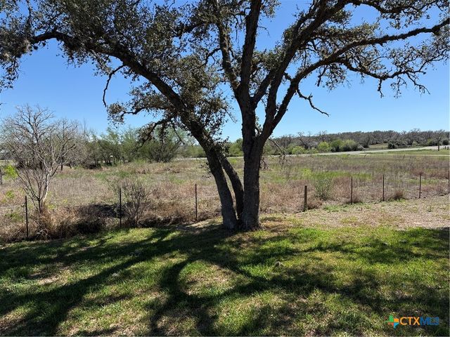 776 Fm 237, Victoria, TX 77905