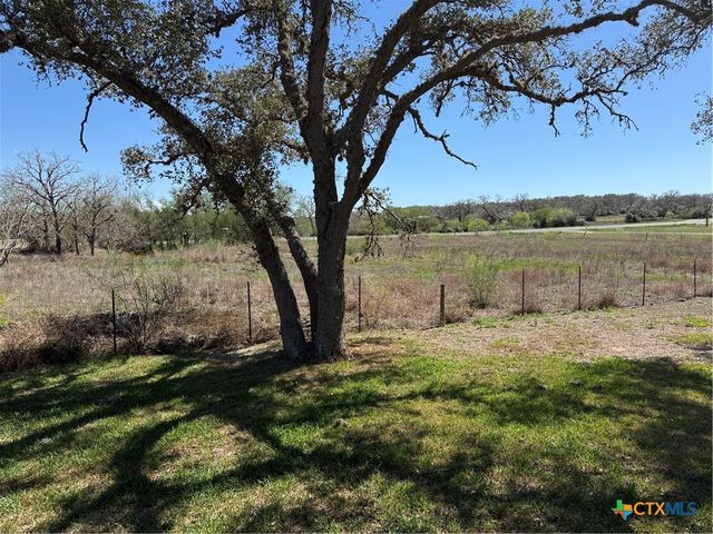 776 Fm 237, Victoria, TX 77905