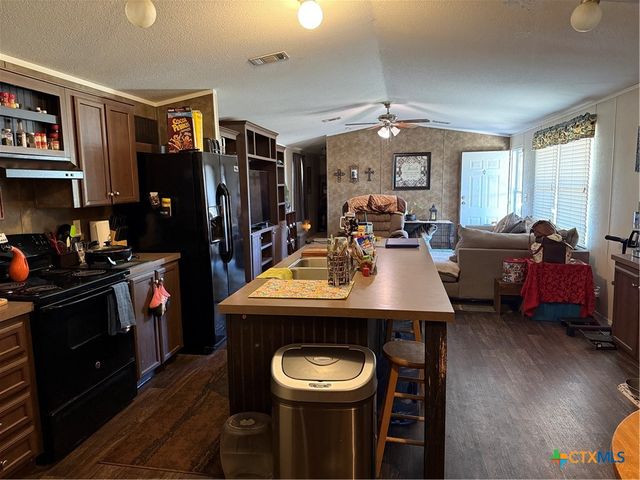 776 Fm 237, Victoria, TX 77905