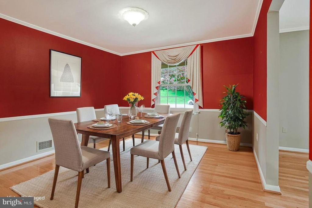 Image 10 of property listing at 3814 SPRING MEADOW DR, Ellicott City, MD 21042