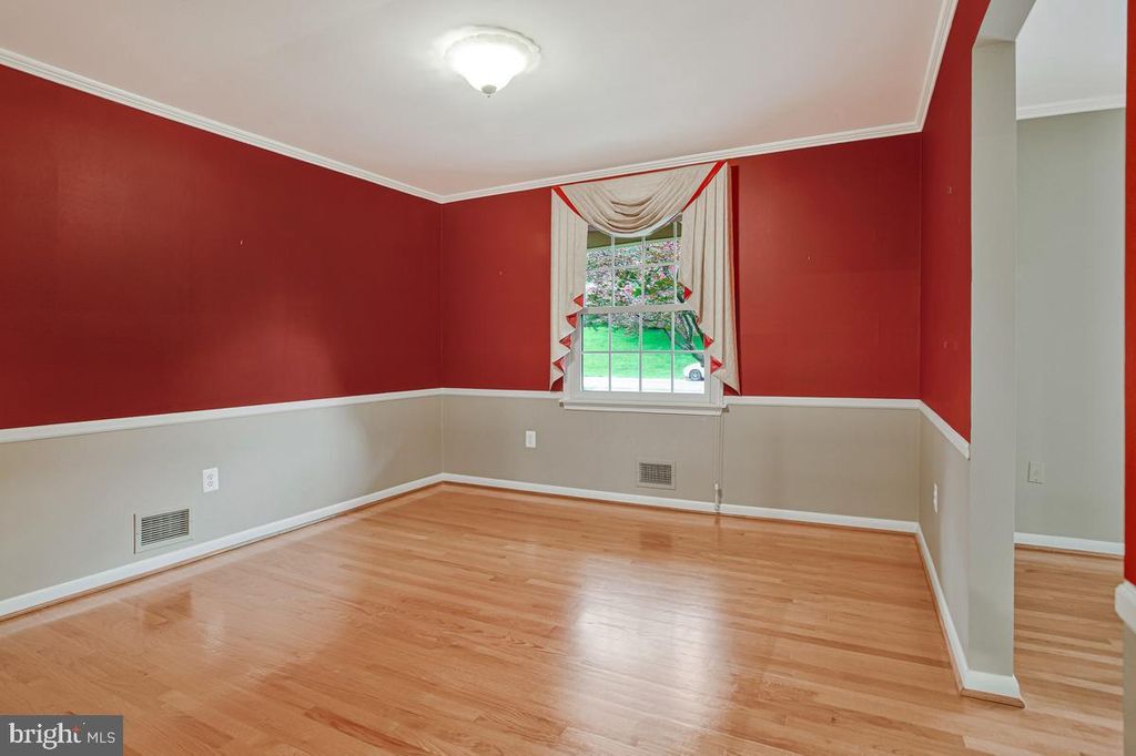 Image 11 of property listing at 3814 SPRING MEADOW DR, Ellicott City, MD 21042