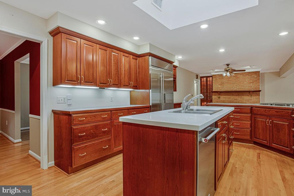 Image 20 of property listing at 3814 SPRING MEADOW DR, Ellicott City, MD 21042