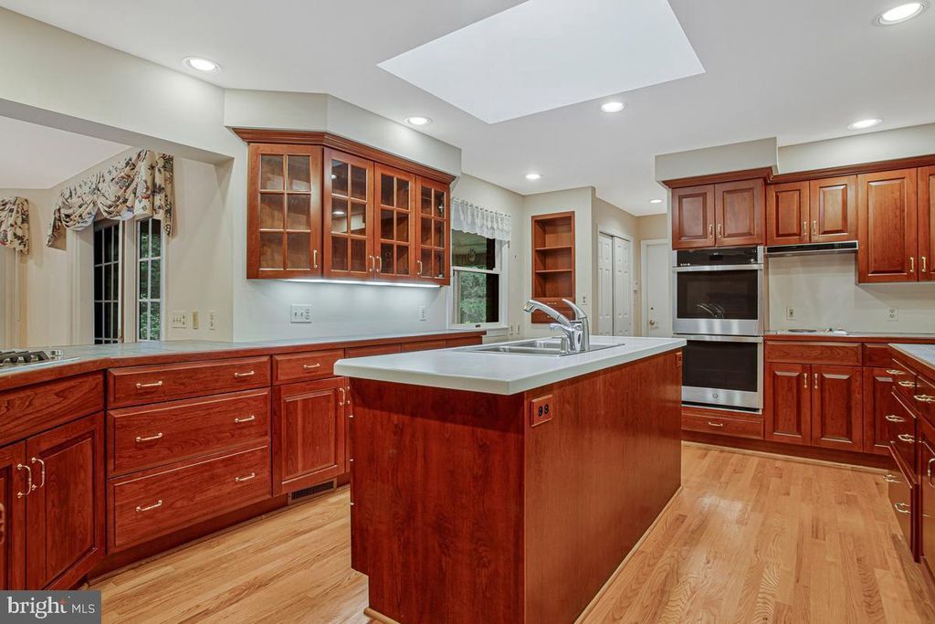 Image 22 of property listing at 3814 SPRING MEADOW DR, Ellicott City, MD 21042