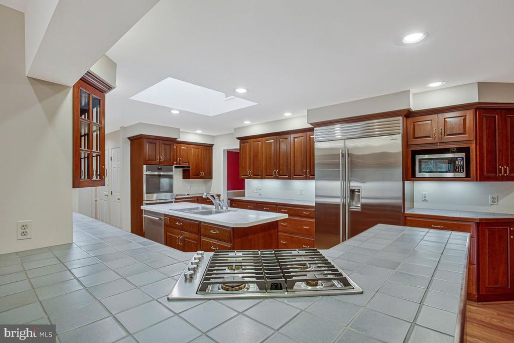 Image 24 of property listing at 3814 SPRING MEADOW DR, Ellicott City, MD 21042