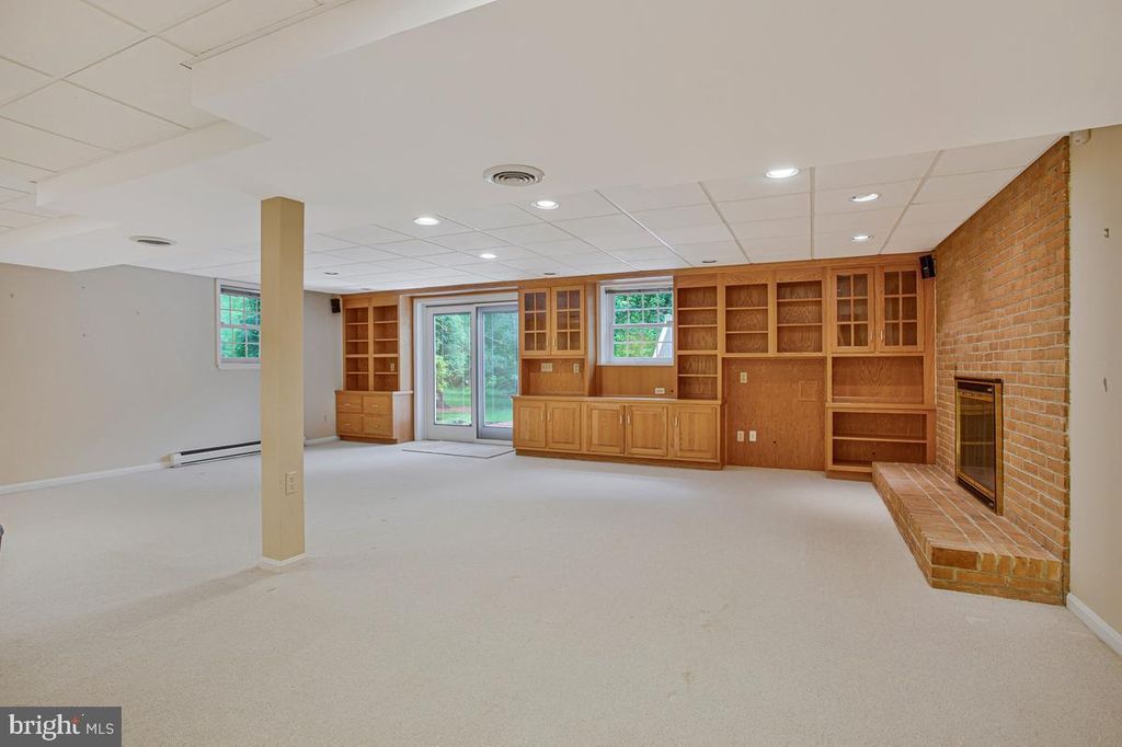 Image 41 of property listing at 3814 SPRING MEADOW DR, Ellicott City, MD 21042