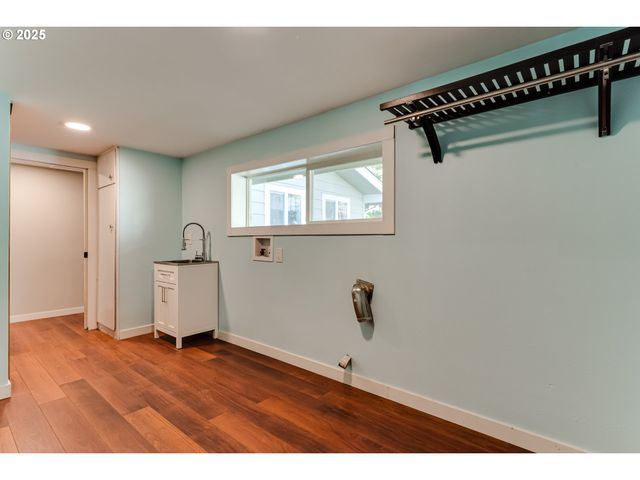 24531 VAUGHN Rd, Veneta, OR 97487