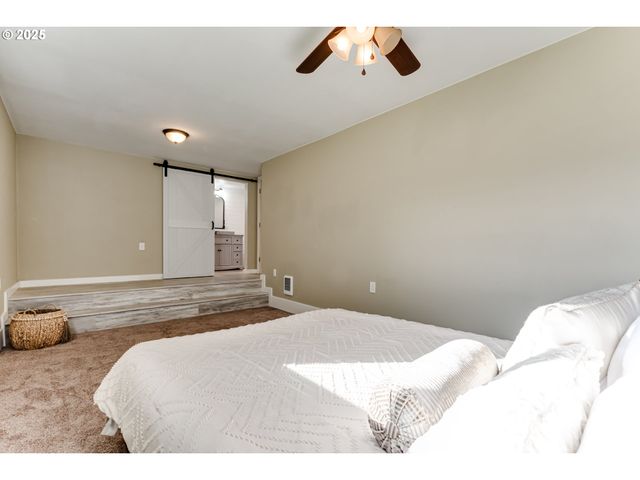 24531 VAUGHN Rd, Veneta, OR 97487