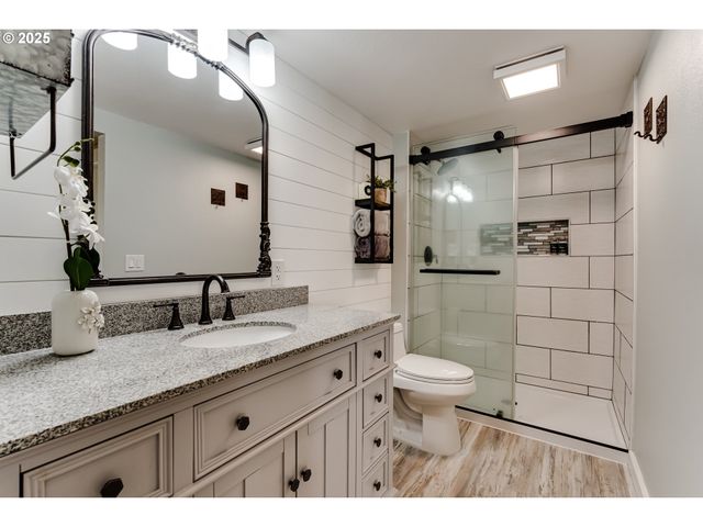 24531 VAUGHN Rd, Veneta, OR 97487