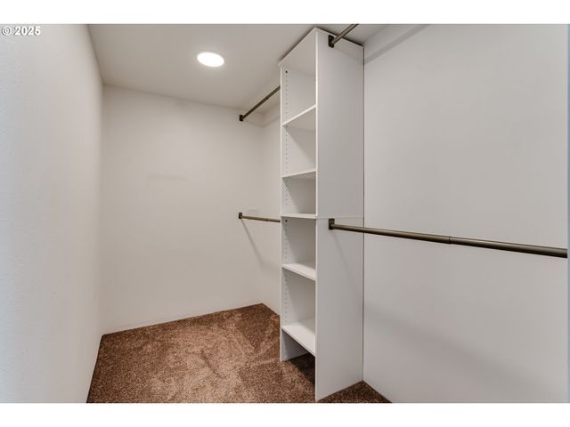 24531 VAUGHN Rd, Veneta, OR 97487