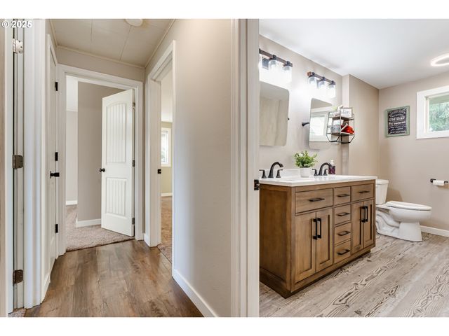 24531 VAUGHN Rd, Veneta, OR 97487