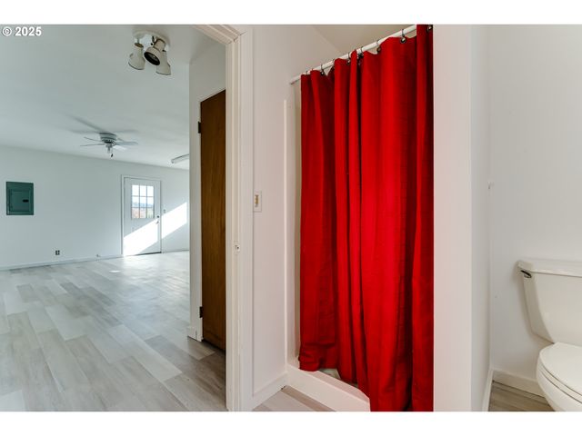 24531 VAUGHN Rd, Veneta, OR 97487