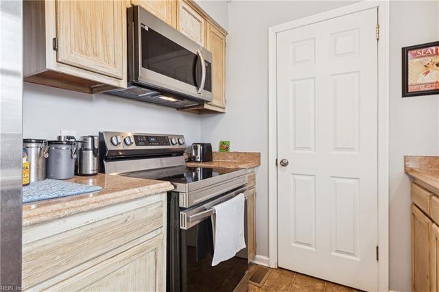 8598 Poplar Springs DR, Gloucester, VA 23061