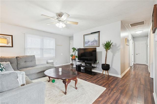 8598 Poplar Springs DR, Gloucester, VA 23061