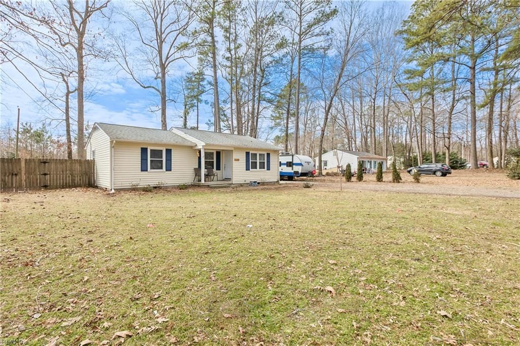 8598 Poplar Springs DR, Gloucester, VA 23061