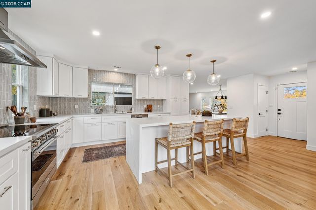 2216 Blackwood Dr, Walnut Creek, CA 94596