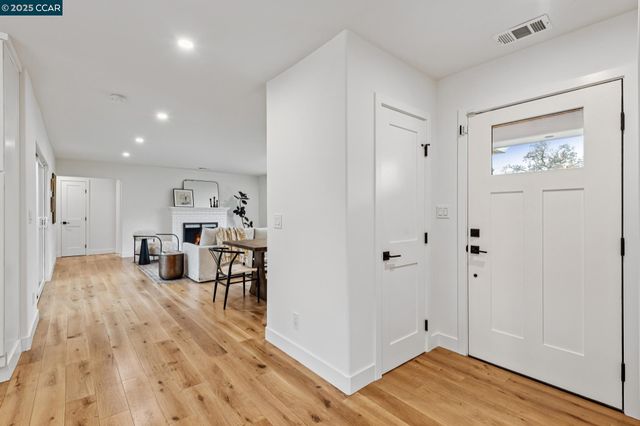 2216 Blackwood Dr, Walnut Creek, CA 94596