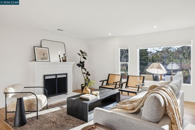 2216 Blackwood Dr, Walnut Creek, CA 94596