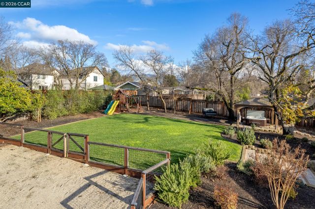 2216 Blackwood Dr, Walnut Creek, CA 94596