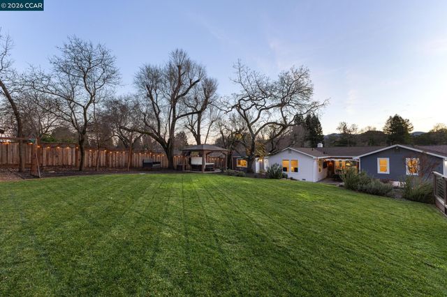 2216 Blackwood Dr, Walnut Creek, CA 94596
