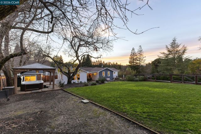 2216 Blackwood Dr, Walnut Creek, CA 94596