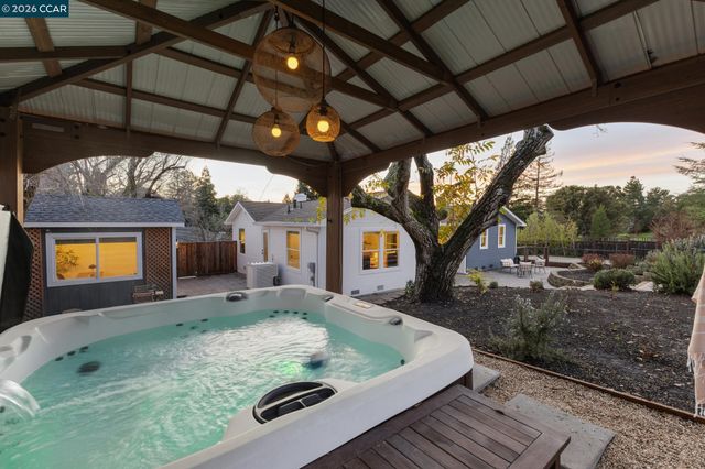 2216 Blackwood Dr, Walnut Creek, CA 94596