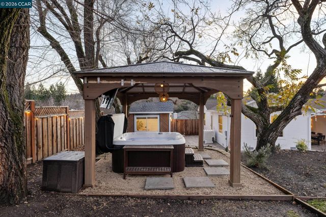 2216 Blackwood Dr, Walnut Creek, CA 94596