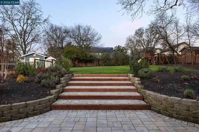 2216 Blackwood Dr, Walnut Creek, CA 94596