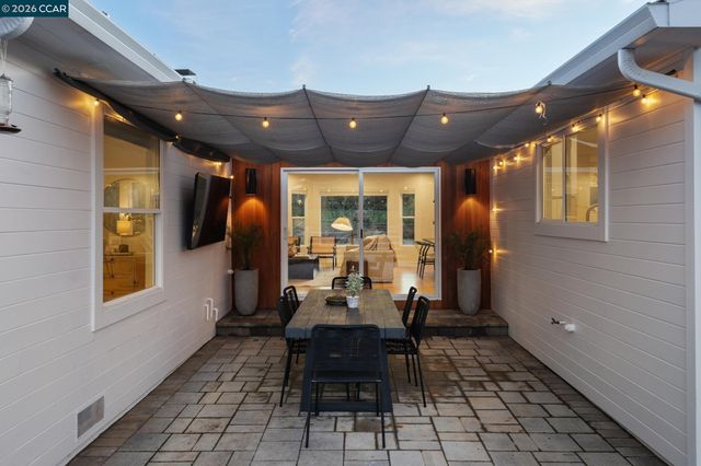 2216 Blackwood Dr, Walnut Creek, CA 94596