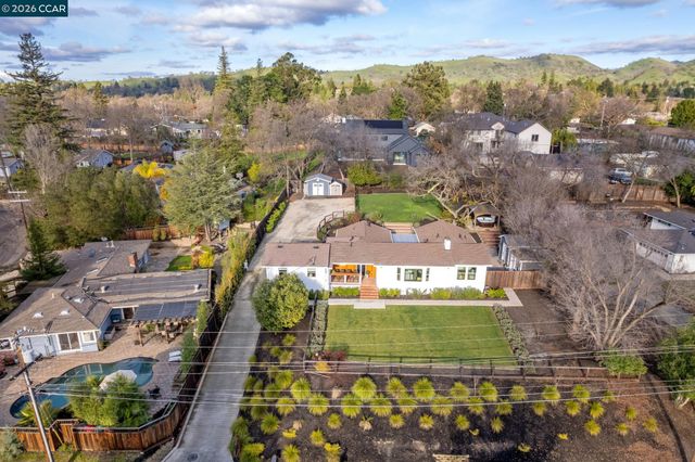 2216 Blackwood Dr, Walnut Creek, CA 94596