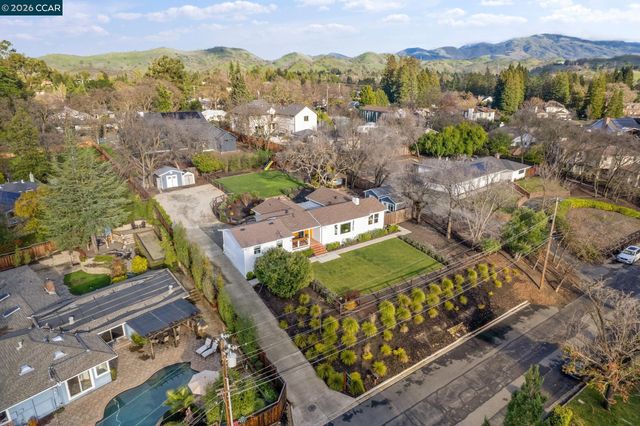 2216 Blackwood Dr, Walnut Creek, CA 94596