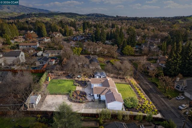 2216 Blackwood Dr, Walnut Creek, CA 94596