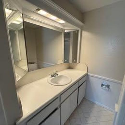 5705 W Wilshire Boulevard, Oklahoma City, OK 73132