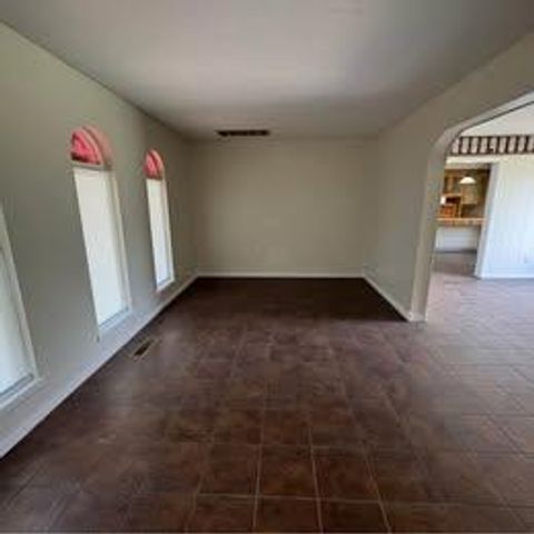 5705 W Wilshire Boulevard, Oklahoma City, OK 73132