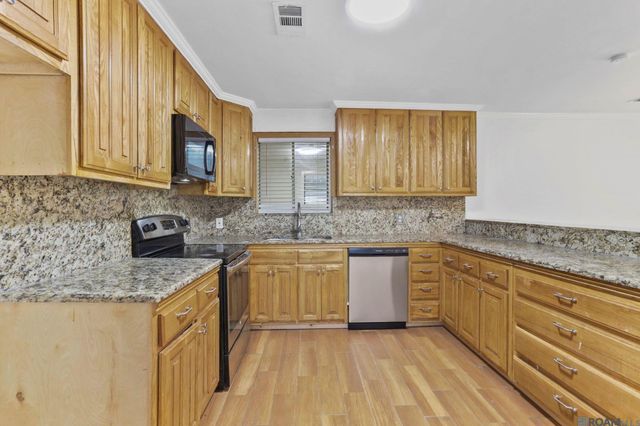 7136 Walker Dr, Baker, LA 70714