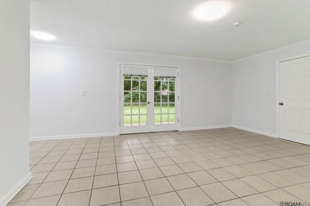 7136 Walker Dr, Baker, LA 70714