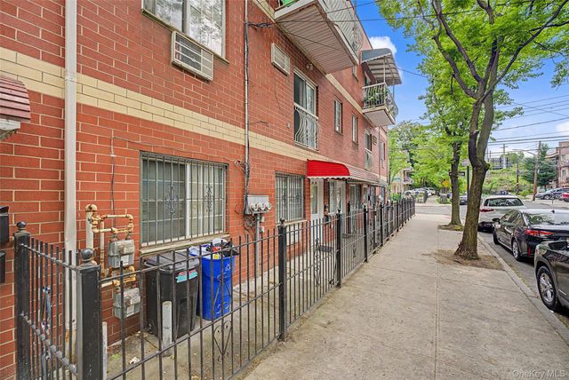 86-06 58th Ave, Elmhurst, NY 11358