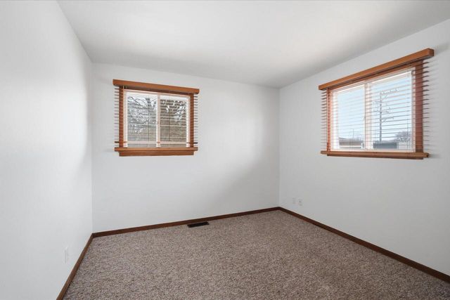 1902 84th STREET, Kenosha, WI 53143