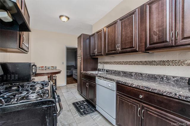 590 E Third Street 2D, Mount Vernon, NY 10553