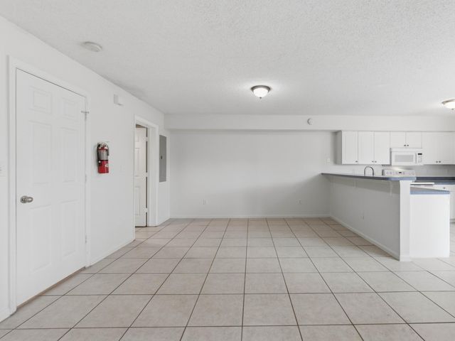 2221 White Pine Circle B, Greenacres, FL 33415