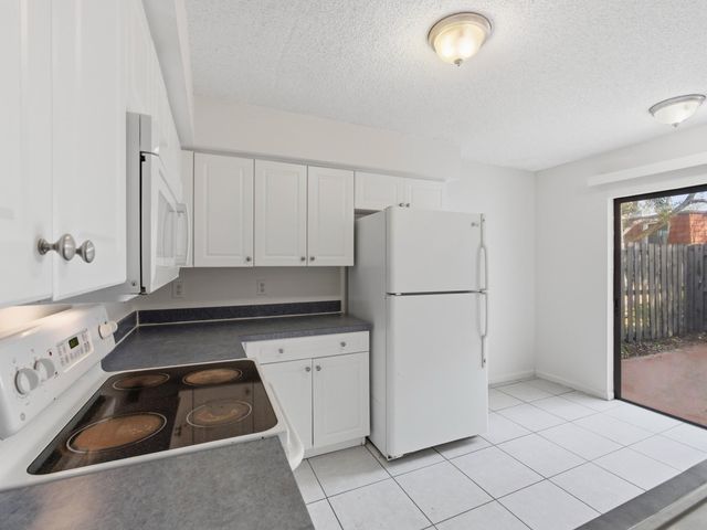 2221 White Pine Circle B, Greenacres, FL 33415