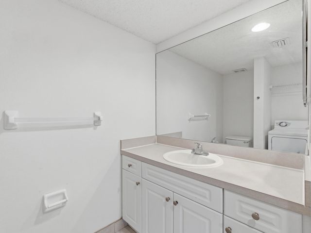 2221 White Pine Circle B, Greenacres, FL 33415