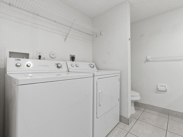 2221 White Pine Circle B, Greenacres, FL 33415