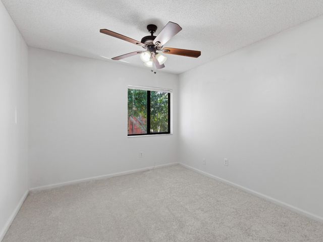 2221 White Pine Circle B, Greenacres, FL 33415