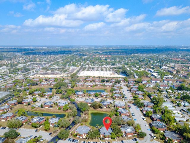 2221 White Pine Circle B, Greenacres, FL 33415
