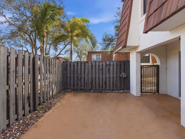 2221 White Pine Circle B, Greenacres, FL 33415