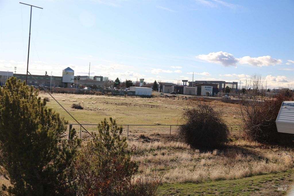 1345 Jade Ave, Meridian, ID 83642 photo 6